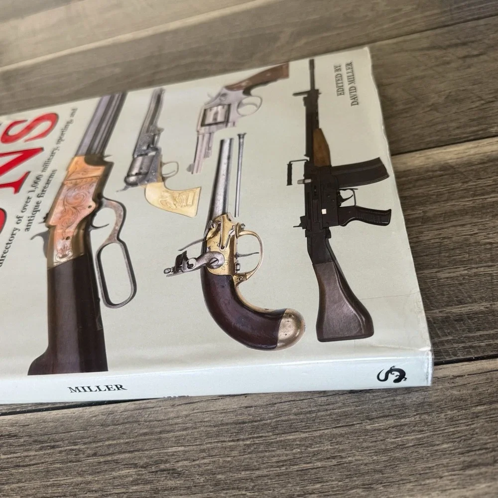 The Illustrated Directory of Guns:‎ A Collector's Guide Over 2000 Firearms 2007